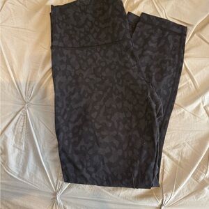 Lululemon wunder under Black Leopard Print Leggings
